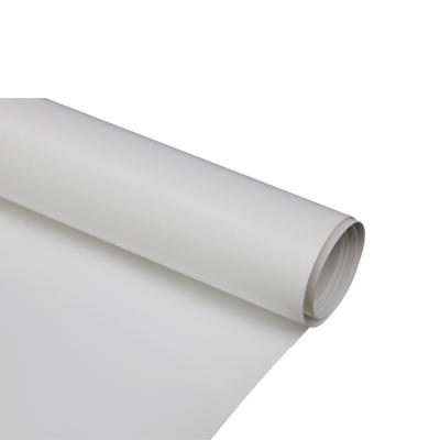 China 100% polyester PVC waterdicht tralies gebruikt voor bouwmateriaal Te koop