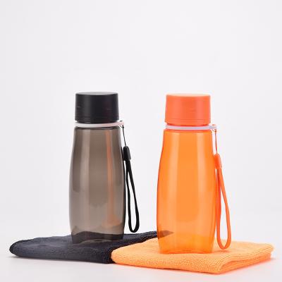 China New minimalist hot sale outdoor portable plastic cup of justice mini water cup square towel suit wholesale for sale