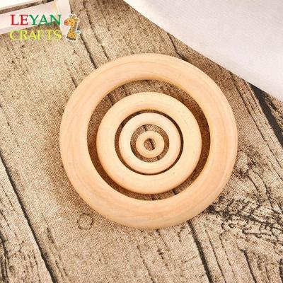 China Europe Wooden Rings For Crafts For Decoration Macrame Wooden Rings for sale