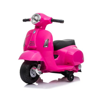 China Ride On Toy Vespa GTS Licensed 6V Ride On Scooter Bike With Training Wheels for sale