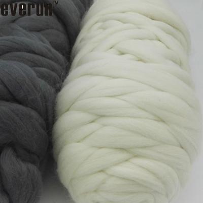 China Viable in hand knitting bulky super bulky knitted merino wool yarn throw blanket yarn for sale