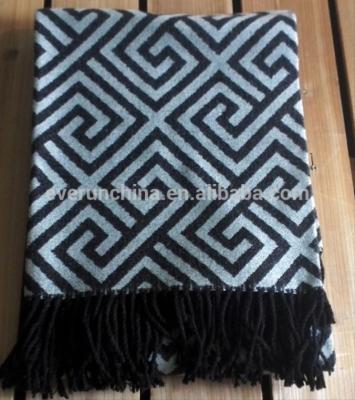 China 100%acrylic Plain Vintage Geometry Black And White Jacquard Woven Throw Blanket With Fringe for sale