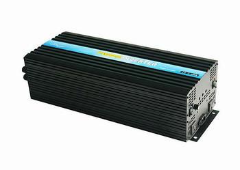 Cina invertitore di energia solare di 12V 220V 5000W, CC a controllo intelligente del CPU SCM dell'invertitore di corrente alternata in vendita