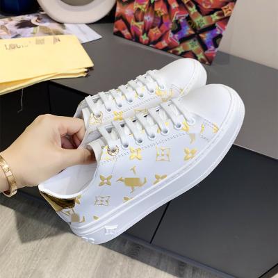 China Hot Selling Women's Fashion Trend Running Shoes Men's Breathable Casual Shoes Famous Brands Casual Thick Bottom Ruffles Women's Sports Shoes for sale