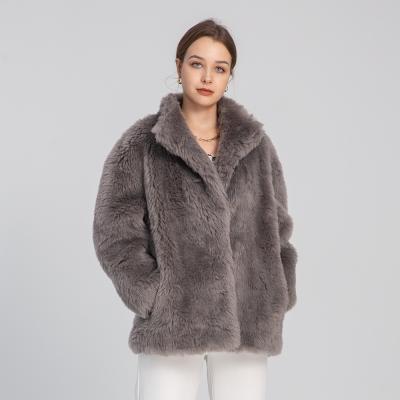 China Anti-wrinkle 2021 Winter Warm 100% Cashmere Lambswool Coat Women's Short Wool Coated Fur Coat for sale