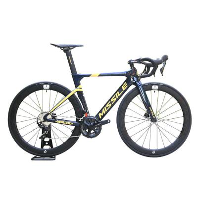 China Carbon Fiber Rim Material Road Bike Perfect Combination Of Strength And Speed for sale