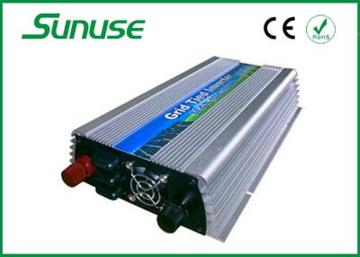 China Onda sinusoidal pura el de alta frecuencia 800W del inversor de corriente solar de la rejilla con el caso de aluminio en venta