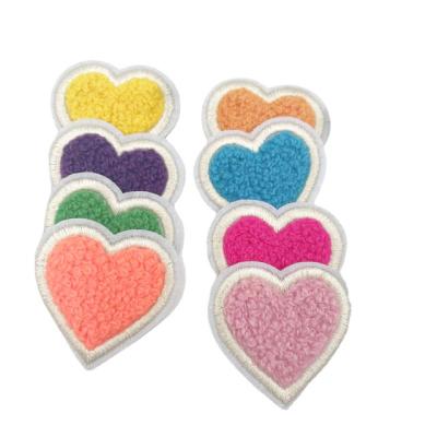 China Custom Designer Sewing Chenille Patches Iron Appliques Border Viable Adhesive Repair Appliques Heart Shape Apparel On Patch Chenille for sale