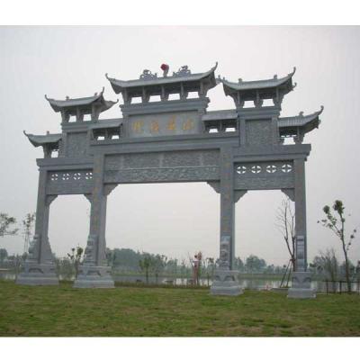 Cina Pietra all'aperto del granito che scolpisce la grande porta del villaggio dell'arco che sviluppa scultura antica per il tempio ed architettura antica in vendita