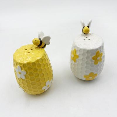 China Flower And Bee Ceramic Salt And Pepper Shaker For Kitchen Accessories Home Decoration for sale