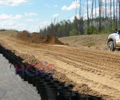 China Soem-HDPE Geocell rieb Gitter-Bienenwaben-Stabilisator für Pea Gravel zu verkaufen