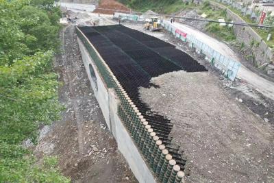 Chine Géocelles de gravier Réseau Hdpe Stabilisation du sol Terrain Géocelles dans la construction de routes à vendre