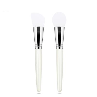 China Angular Blush Factory Wholesale High Quality Face Makeup Brush White Silicon Mask Brush With Wooden Handle Facial Mask Applicator Brush for sale