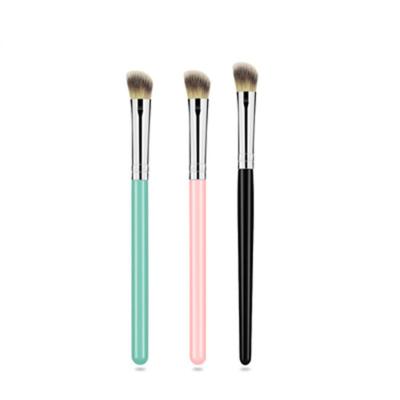 China Angular Blush Premium Eyeshadow Make Up Brushes Professional Make Up Brush Wood Sign Eyeshadow Brush for sale