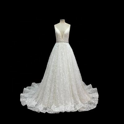 China 2019 Chic Anti-Static Wedding Dress Deep V Neckline Lace Applique Spaghetti A Line Fashion Wedding Dress In Stock for sale