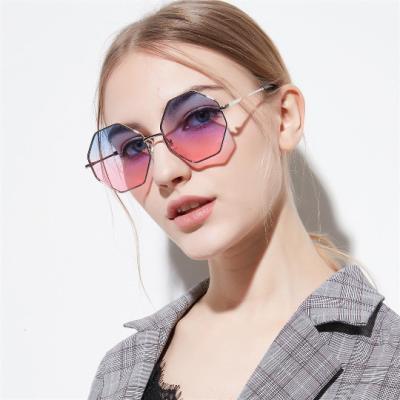 China Wedding big hair decoration style sunglasses for women shape oversized 2020 alloy frame acetate vision sunglasses for sale