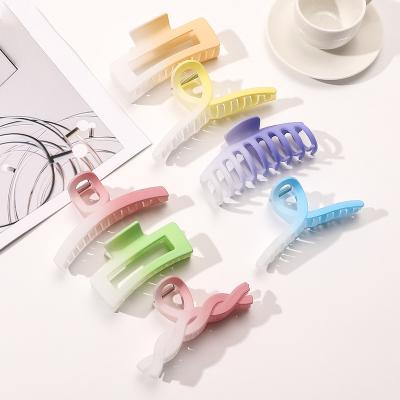 China Hair Decoration Women Shape Matte Colored Acrylic Hair Claws for sale