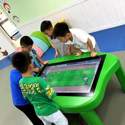 Cina 32 43 pollici Full HD Asilo Infantile Multi-Touchscreen Smart Table 50 55 pollici giochi per bambini tavoli interattivi touch per bambini bambini in vendita