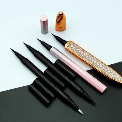 China 2020 New Design 2pcs Waterproof Eyelash Pen Set Eyelashes With Adhesive Eyeliner for sale