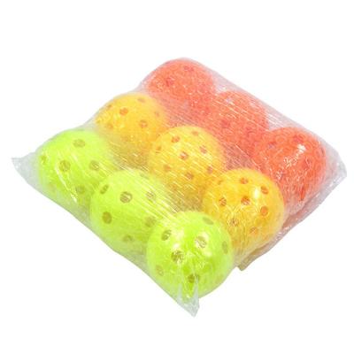 China Quality 26/40 Holes Yellow PE Drill USAPA Standards With Holes For Pickleball Practice Golf for sale