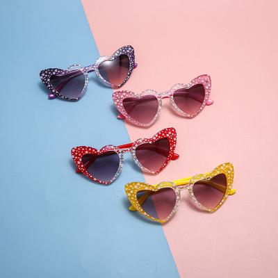 China Cute Anti UV400 Glafors UV400 Cat Eye Girls Sun Glasses Girls Lovely Shades UV400 Candy Colors Hearts Sunglasses for sale