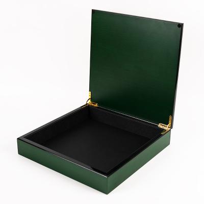 China Handmade Custom High Gloss Wooden Gift Box Luxury Chocolate Gift Packaging Box for sale