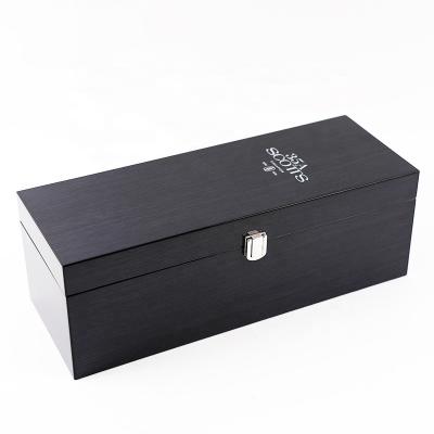 China Handmade Wholesale Customize Luxury Mdf Wine Wooden Boxes Piano Finish Lacquer Wine Box For Gift Packing for sale