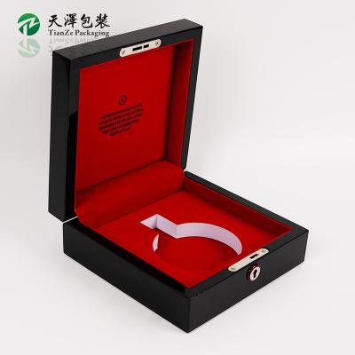 China Handmade Custom Luxury High Gloss Black Wooden Box for Perfume Essential Oil Packaging for sale