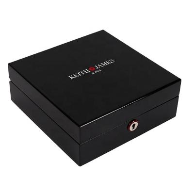 China Handmade Custom High-end Piano Paint Black Perfume Wooden Box Luxury Perfume Essential Oil Empty Packaging Box for sale