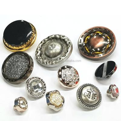 China Dry Cleaning OEM European Style Retro Design ABS Resin Plastic Leg Buttons For Clothing Costume Dress for sale