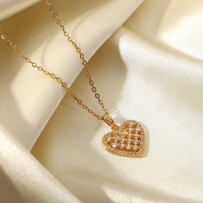 China FASHIONABLE Stainless Steel Necklaces Anti-allergy Stainless Steel Heart Shape Zircons Gold Plated Women Necklace Pendant Jewelry for sale