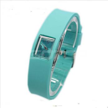 China Custom Green Silicone Band LED Fashion Wrist Watch Digital With Changeable Battery for sale