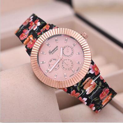 China Gold Geneva Rose Flower Watch Japan Movement / Geneva Platinum Ladies Watch for sale