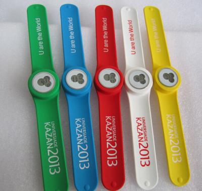 China Popular Slap Silicone Rubber Watches Digital ROHS For University Game Gift for sale