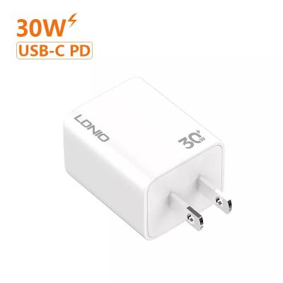 China High Speed ​​In Type C QC3.0 Mobile Phone Palladium Wall Home Charger Adapter Mobile Phone Charger US Plug 30W Fast Charging Portable Custom for sale