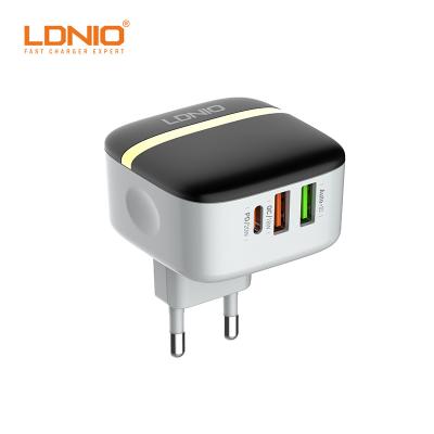 China LDNIO A3513Q 3 Mobile Phone Usb Charger With 1Pd20W+1Qc3.0+1 Auto-ID 18W 20W Fast Wall Charger UK Travel Charger for sale