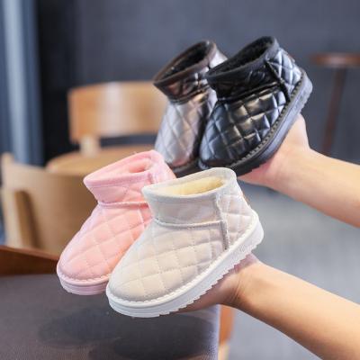 China Other 2021 Winter Fashion Trends for Boys and Girls Padded Cotton Shoes Comfortable Soft Soles Warm Snow Boots for sale