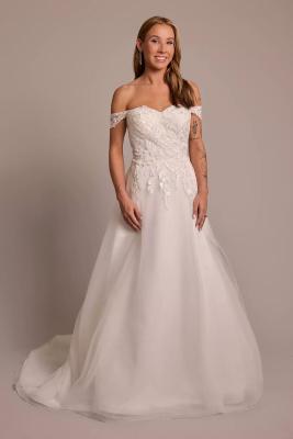 China Stunning Off-the-shoulder Sweetheart Neck Zipper Princess Sweep Train Appliqued A-line White Organza Bride Wedding Dress for sale