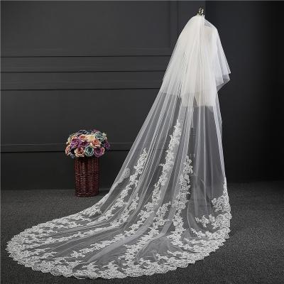 China New Styles Customized Two Layers Appliqued Lace 3.5m*1.8m Tulle Bridal Wedding White Veil With Hair Comb for sale