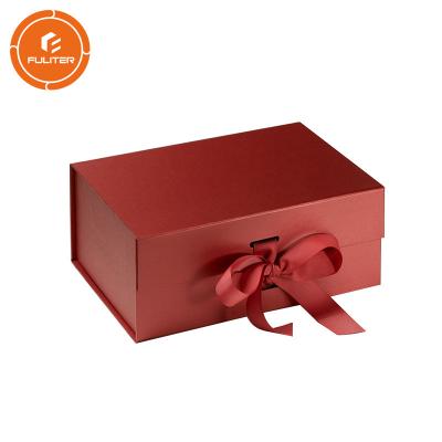 China Cajas de joyería de empaquetado de papel adornadas de las cajas de regalo de la joyería de la cartulina en venta