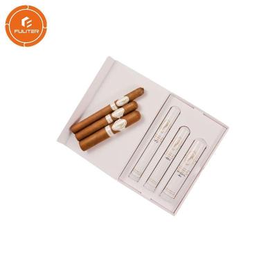 China Diseño libre bonito de caja de cigarrillo de la cartulina tamaño de 20 * 20 * 5 centímetros en venta