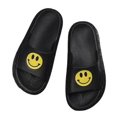 China Lightweight Men's Smile Face Slippers Sandals Slippers Custom Logo Slippers Logo Shoes Blank Custom Slippers for sale