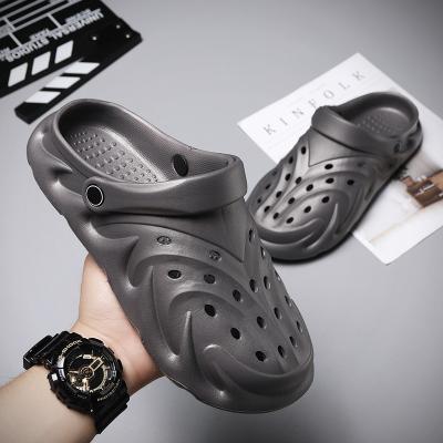 China 2021 Famous Quick-drying Design Garden Men Shoes Breathable Clogs Men Casual Sandals Indoor And Outdoor Slippers for sale