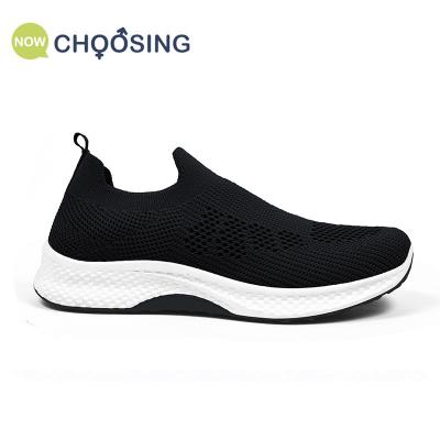 China Fashion Trend Low Price Breathable Women Fashion Autumn Black Fly Knit Mesh Casual Sneakers Running Sports Shoes for sale