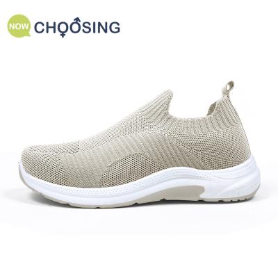 China Fashion trend women's walking sport shoes relieve sneaker trail running shoe women baseball racquetball cycling shoes for sale