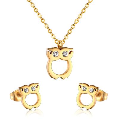 China Eco Friendly Zircon Note Jewelry Set Women Stainless Steel Fashionable Jewelry AnimalCrystal Type Earrings And Statement Gold Pendant Jewelry Set for sale