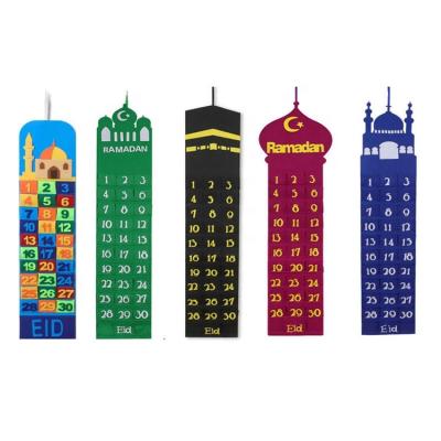 China EID Mubarak Ramadan Kareem Hanging Decor Happy Blue Eco-friendly DIY Purple Felt Calendar For Islam Party Muslim Festival for sale