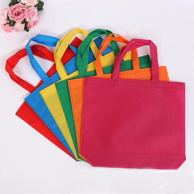 China Who respects the environment; Recyclable; OEM ODM Promotional Reusable Stylish Reusable Grocery Tote Non Woven Bag With Present Shiny Reusable Handle for sale