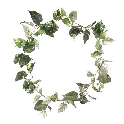 China Europe Green Ivy Leaf Vines Plastic Artificial Hanging Plants for Decoration, Artificial Hanging Vines Ceiling Decoration Plants for sale