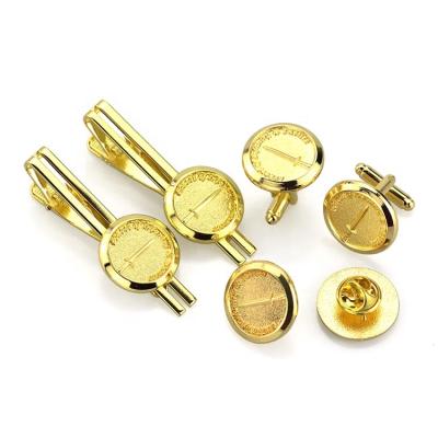 China Europe New Products Arts and Crafts Metal Link Clip Badge Pins Custom Logo In A Box Set for sale